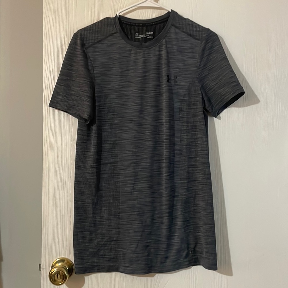 Men’s S UA Fitted shirt